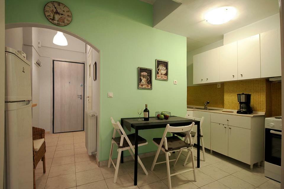 Luxury Flat In Kolonaki, 3' Metro Atenas Exterior foto